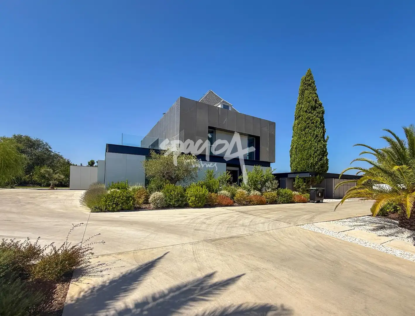 Vista exterior de Casa o chalet en venta en Pozuelo de Alarcón con Aire acondicionado, Calefacción y Jardín privado