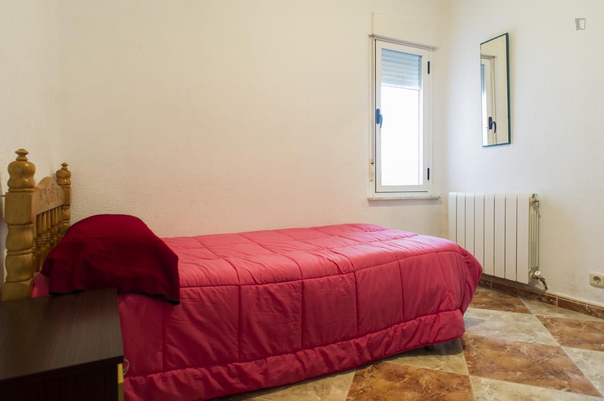 Dormitori de Apartament de lloguer en Salamanca Capital amb Calefacció, Moblat i Rentadora