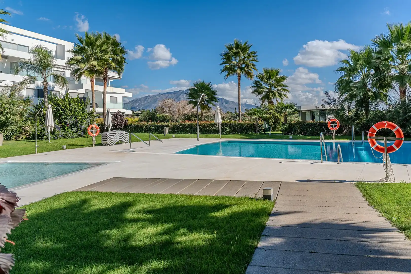Piscina de Apartament en venda en Estepona