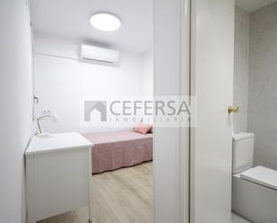 Bedroom of Flat to share in  Barcelona Capital  with Air Conditioner