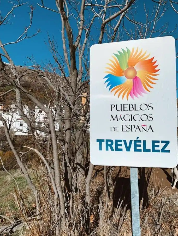 Außenansicht von Geschaftsraum zum Verkauf in Trevélez mit Terrasse und Möbliert