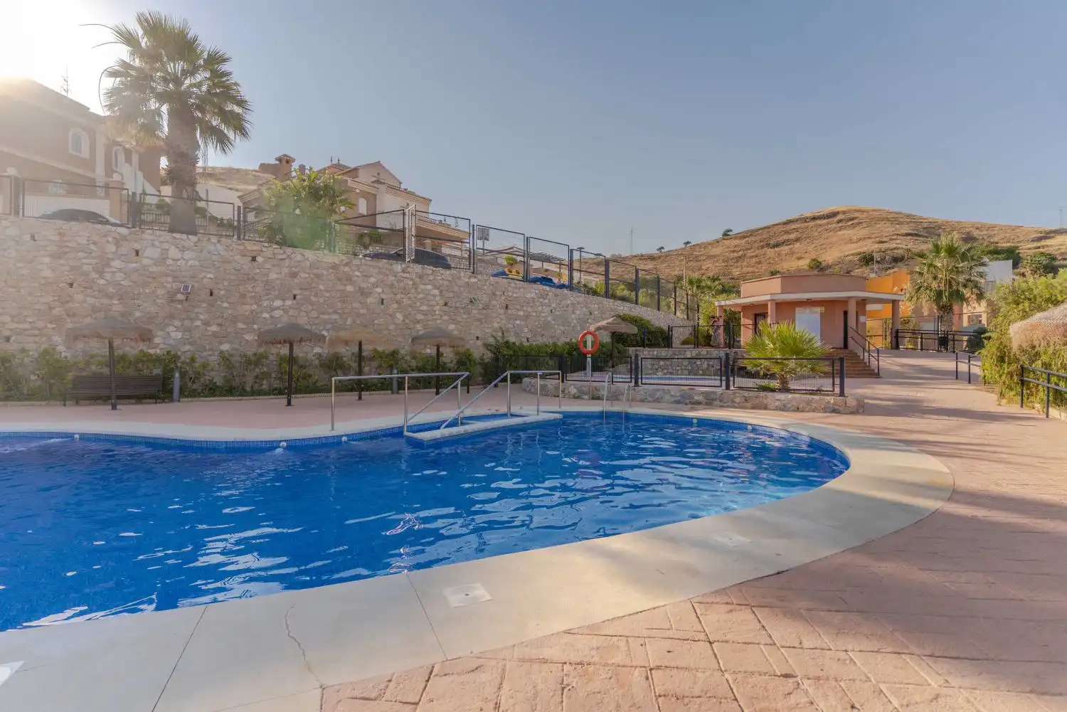 Piscina de Piso en venta en Motril con Terraza, Balcón y Piscina comunitaria