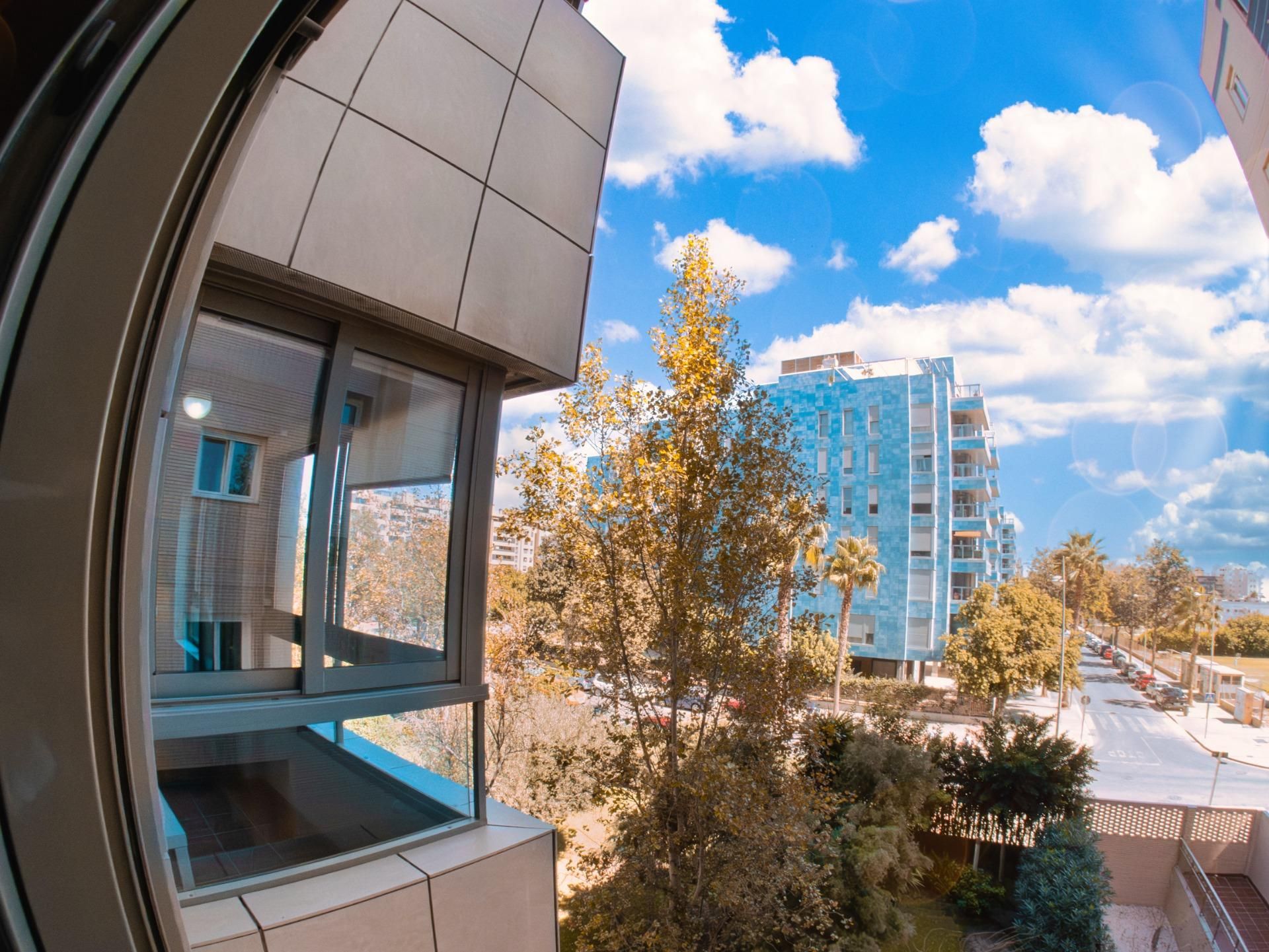 Vista exterior de Piso en venta en  Almería Capital con Aire acondicionado, Calefacción y Jardín privado