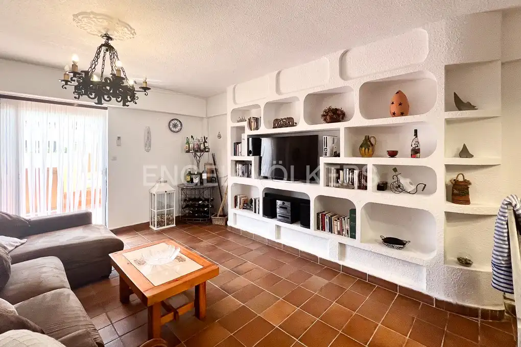 Sala de estar de Ático de alquiler en Sueca con Aire acondicionado, Calefacción y Jardín privado