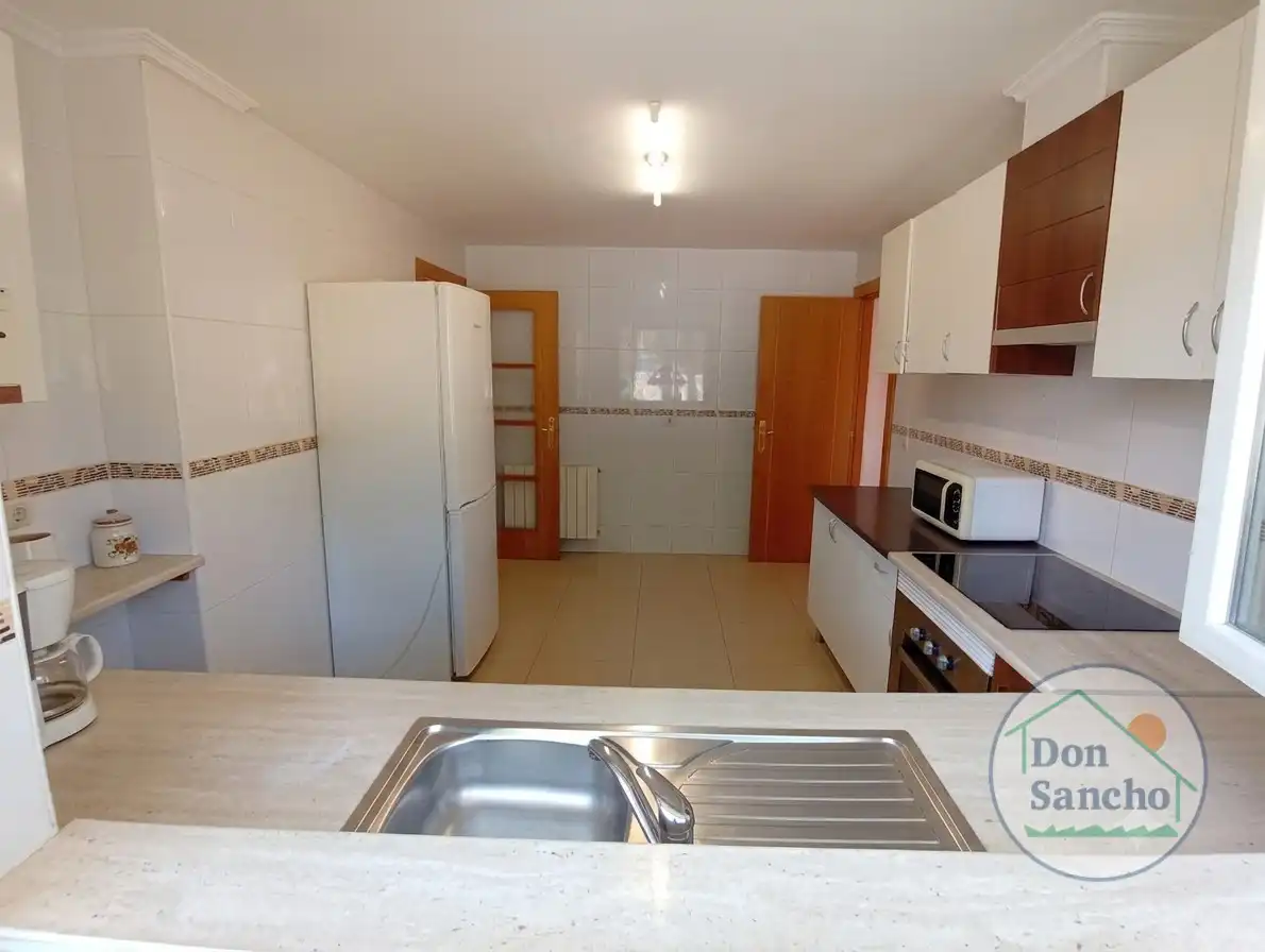 Cocina de Casa adosada en venta en Mucientes con Calefacción, Terraza y Balcón
