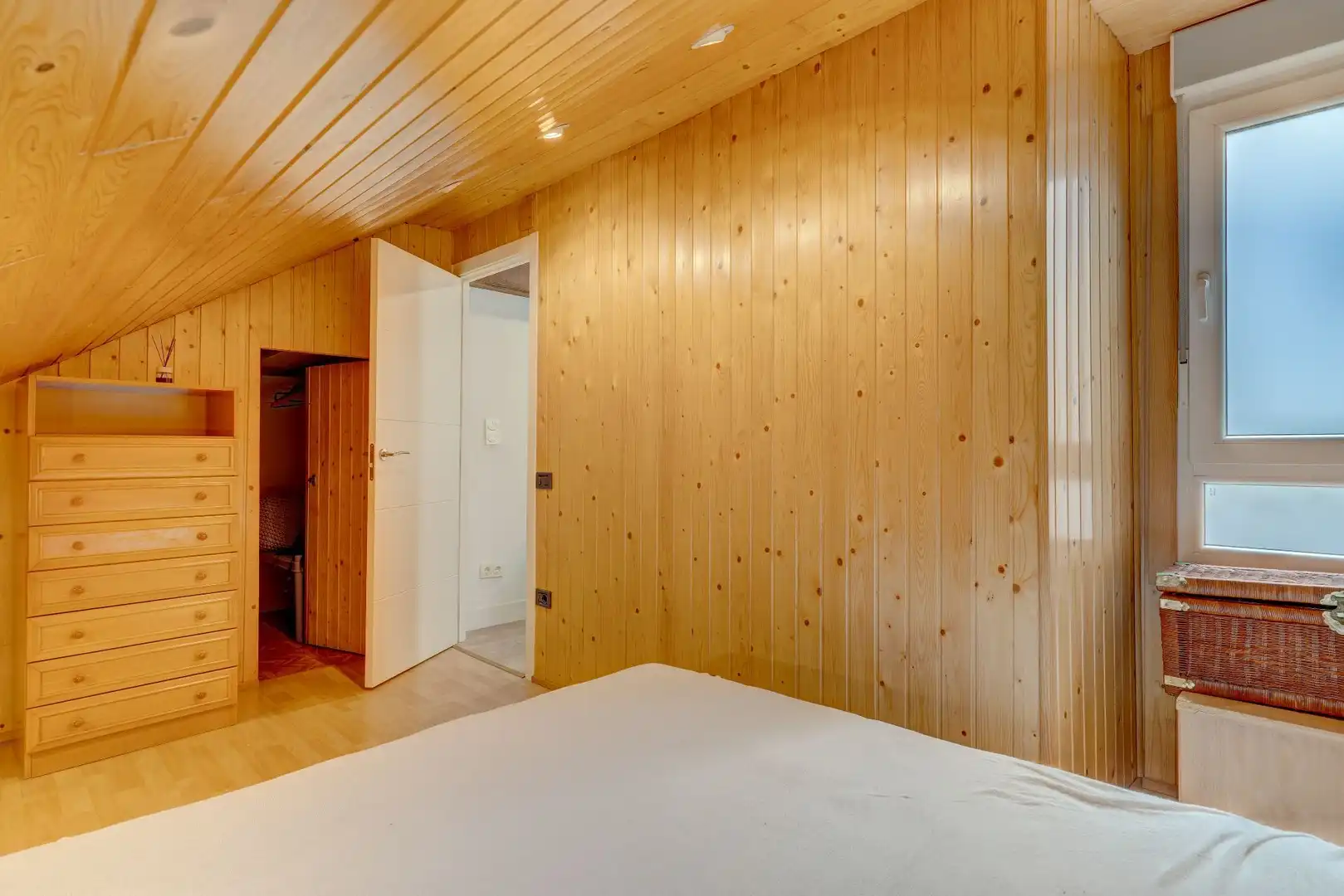 Habitación de Ático en venta en Errenteria con Calefacción y Amueblado