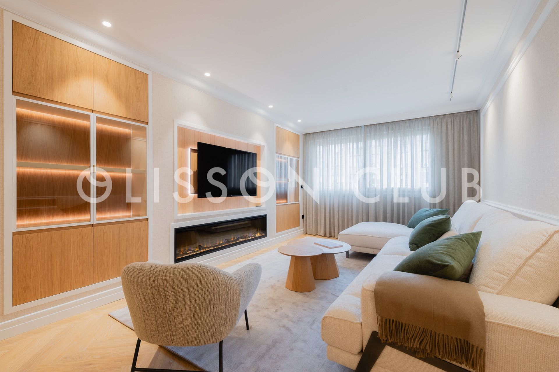 Living room of Flat for sale in  Madrid Capital  with Air Conditioner, Heating and Furnished