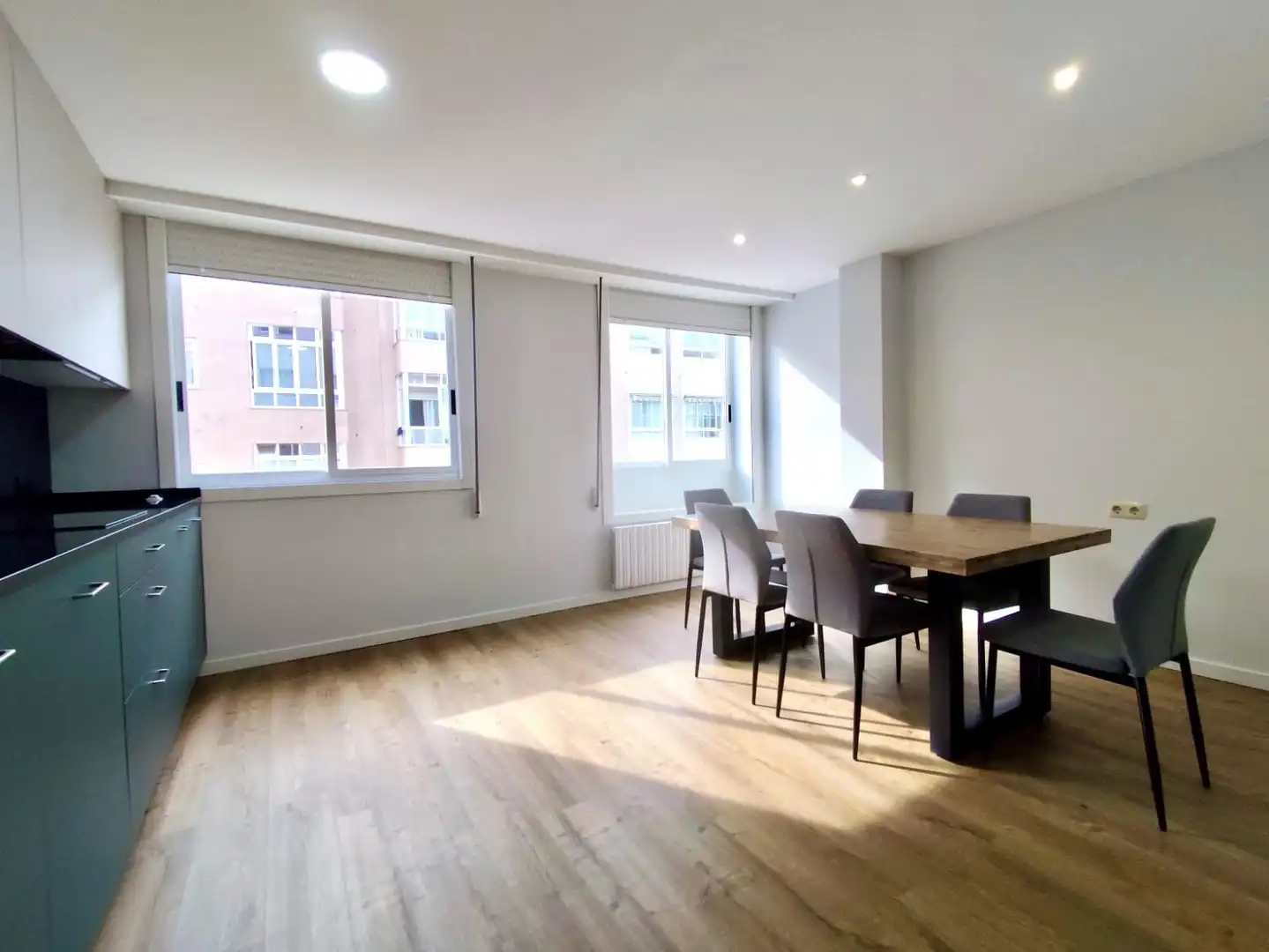 Menjador de Pis de lloguer en Ourense Capital  amb Jardí privat, Traster i Moblat