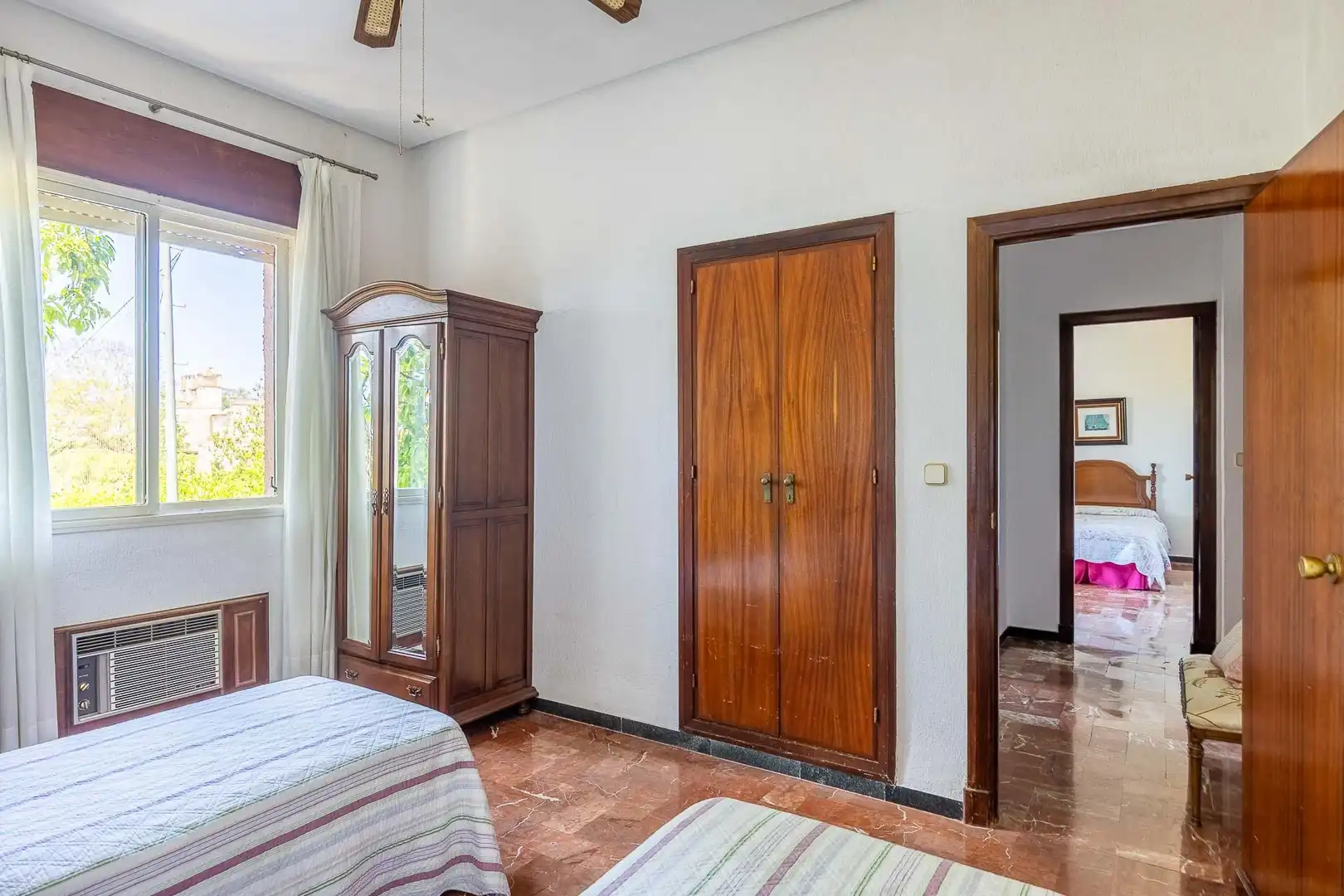 Dormitori de Finca rústica en venda en Sanlúcar la Mayor amb Calefacció, Jardí privat i Terrassa