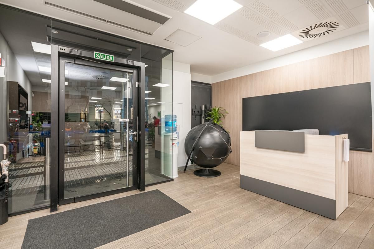 Premises to rent in  Madrid Capital  with Air Conditioner, Heating and Alarm