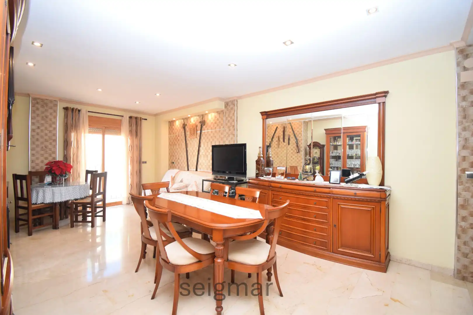 Comedor de Casa adosada en venta en La Nucia con Terraza, Horno y Lavadora