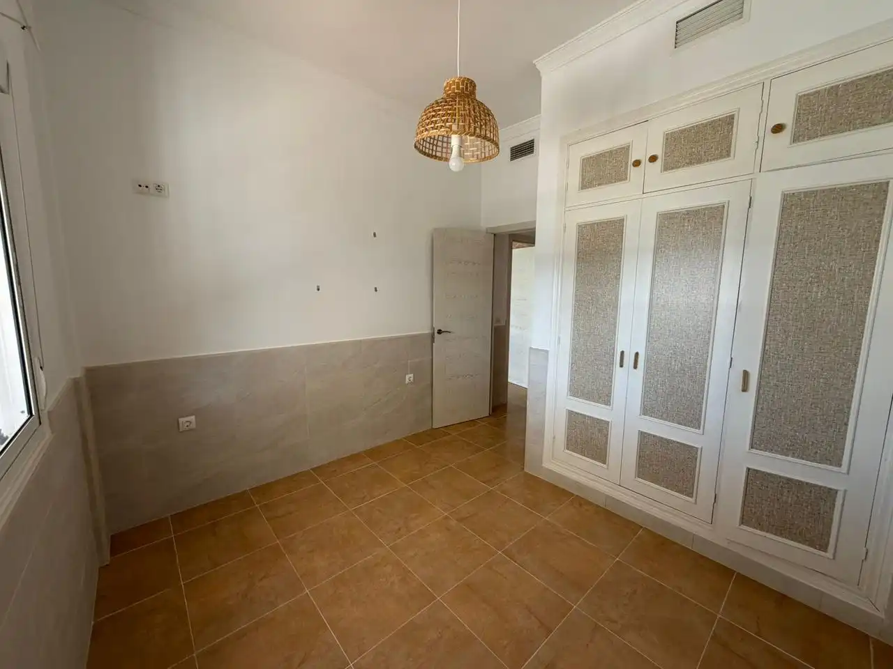 Habitación de Finca rústica en venta en Sanlúcar de Barrameda con Aire acondicionado, Trastero y Piscina