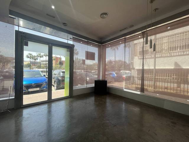 Local comercial en Alquiler en Avenida Europa, 215 en Bellvitge