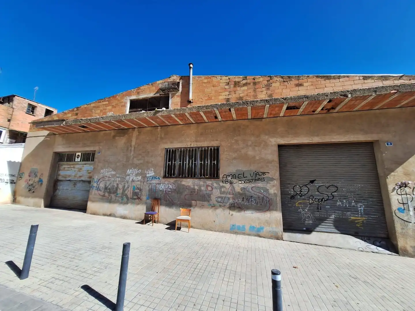 Vista exterior de Local en venda en Sabadell