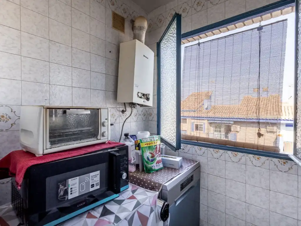 Cuina de Pis en venda en Granada amb Calefacció