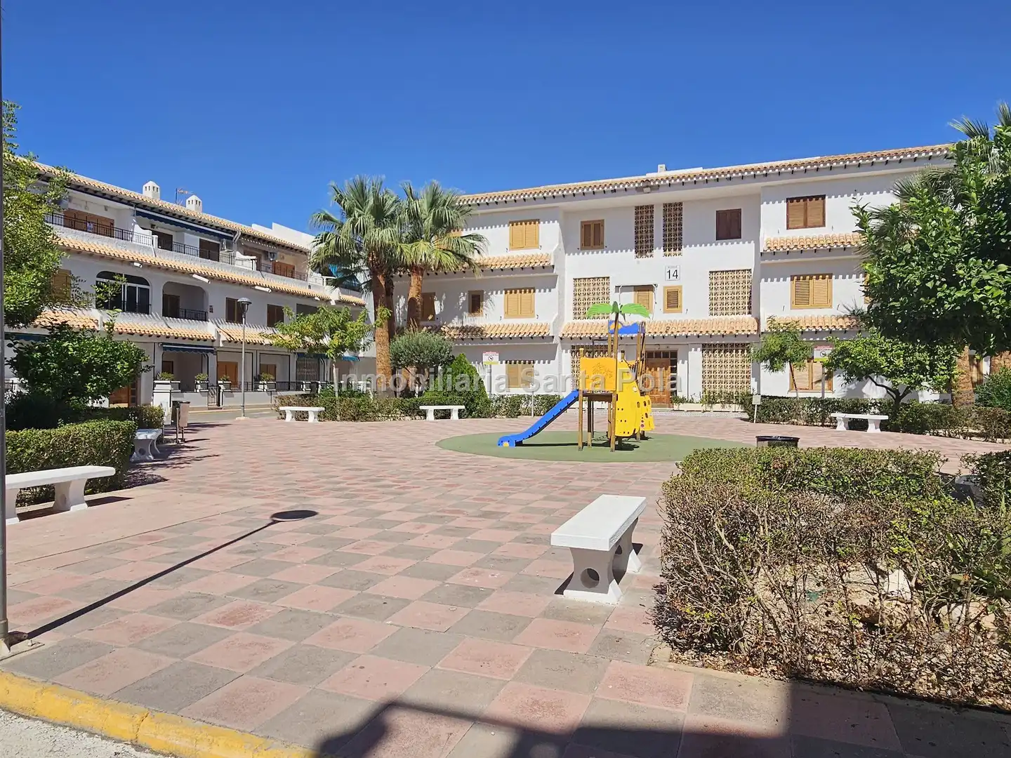 Vista exterior de Piso en venta en Santa Pola con Aire acondicionado, Piscina y Amueblado