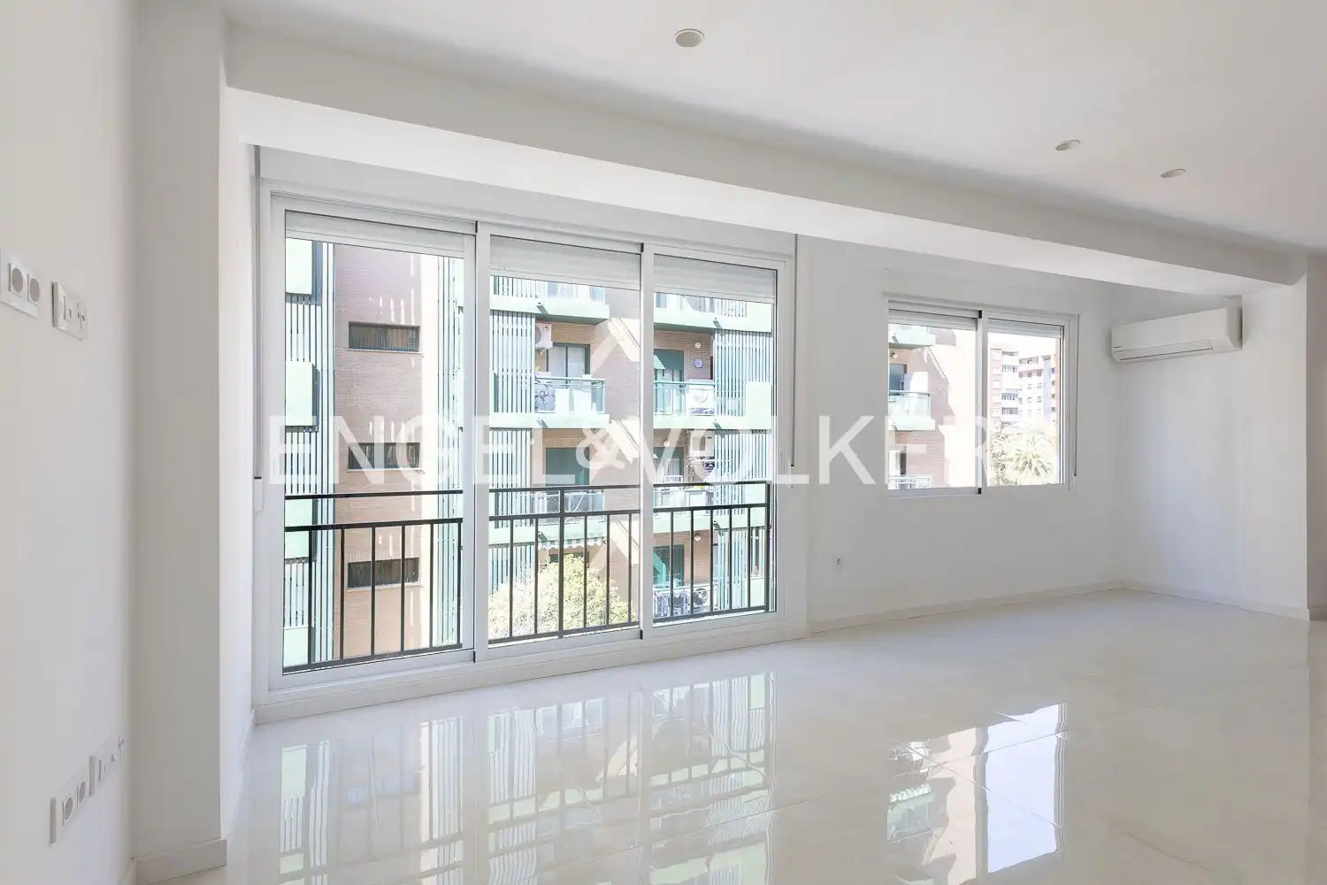 Vista exterior de Piso en venta en Valencia con Aire acondicionado, Calefacción y Balcón