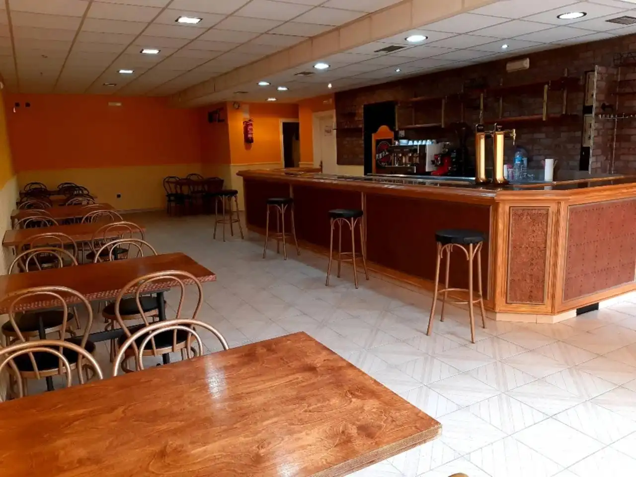 Local comercial en venda a Calle Castelao, imagen 3