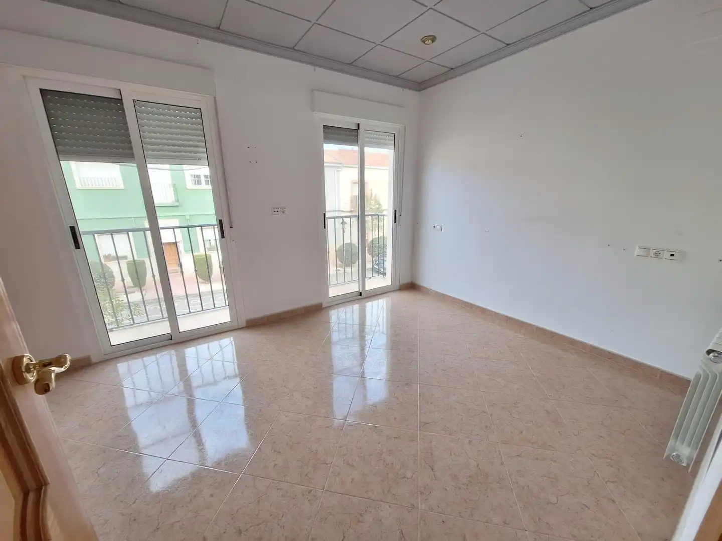 Habitación de Casa o chalet en venta en Algueña con Calefacción, Balcón y Jacuzzi