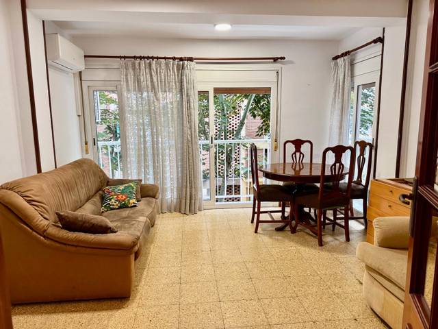 Piso en Venta en Carrer dels Alts Forns en La Marina del Port