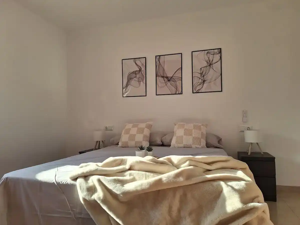 Schlafzimmer von Wohnung zur Miete in Dénia mit Klimaanlage, Schwimmbad und Möbliert