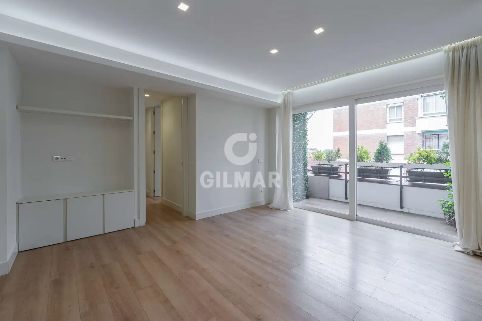 Habitación de Piso en venta en Madrid con Calefacción y Balcón