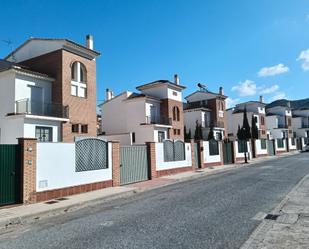 Vista exterior de Casa o xalet en venda en Dílar amb Calefacció, Jardí privat i Piscina