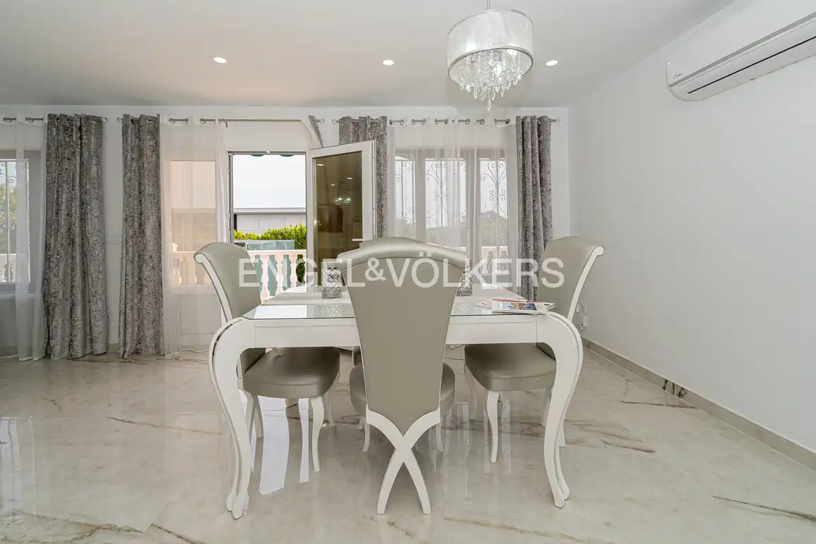 House with pool for sale in Coloma