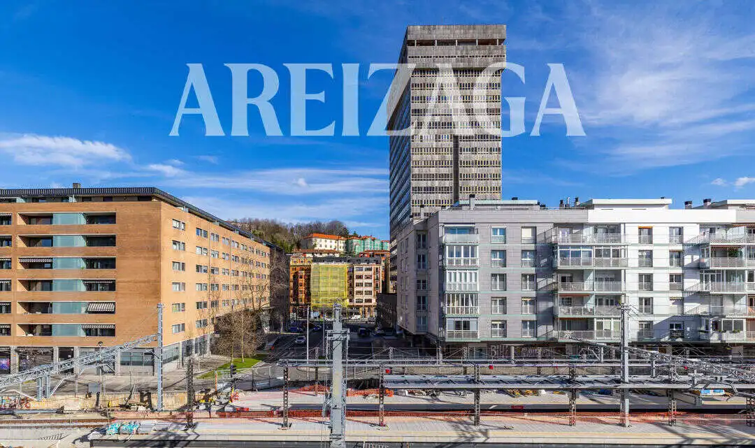 Vista exterior de Pis en venda en Donostia - San Sebastián  amb Aire condicionat, Calefacció i Terrassa
