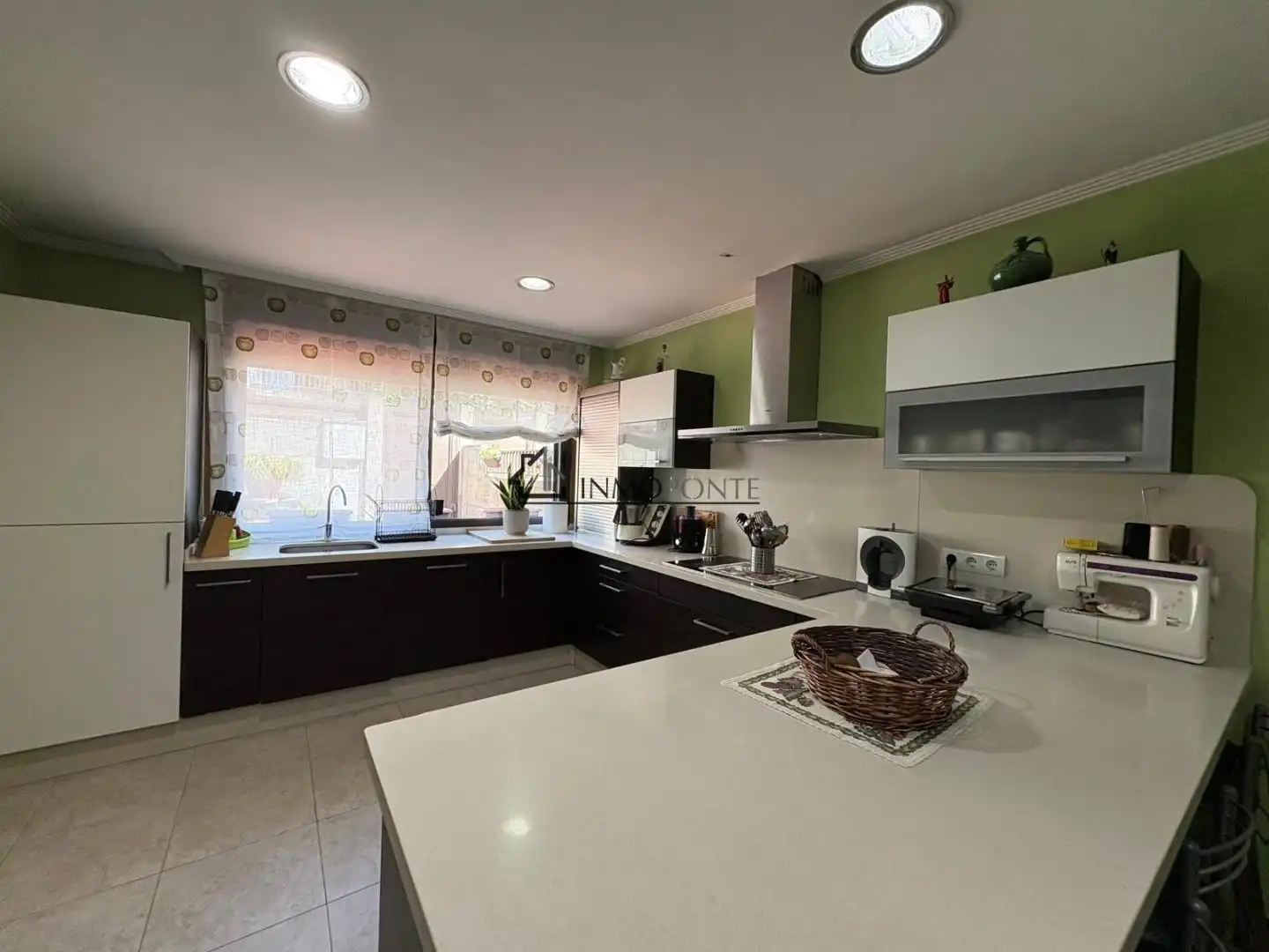 Cocina de Casa adosada en venta en Soutomaior con Calefacción, Jardín privado y Terraza