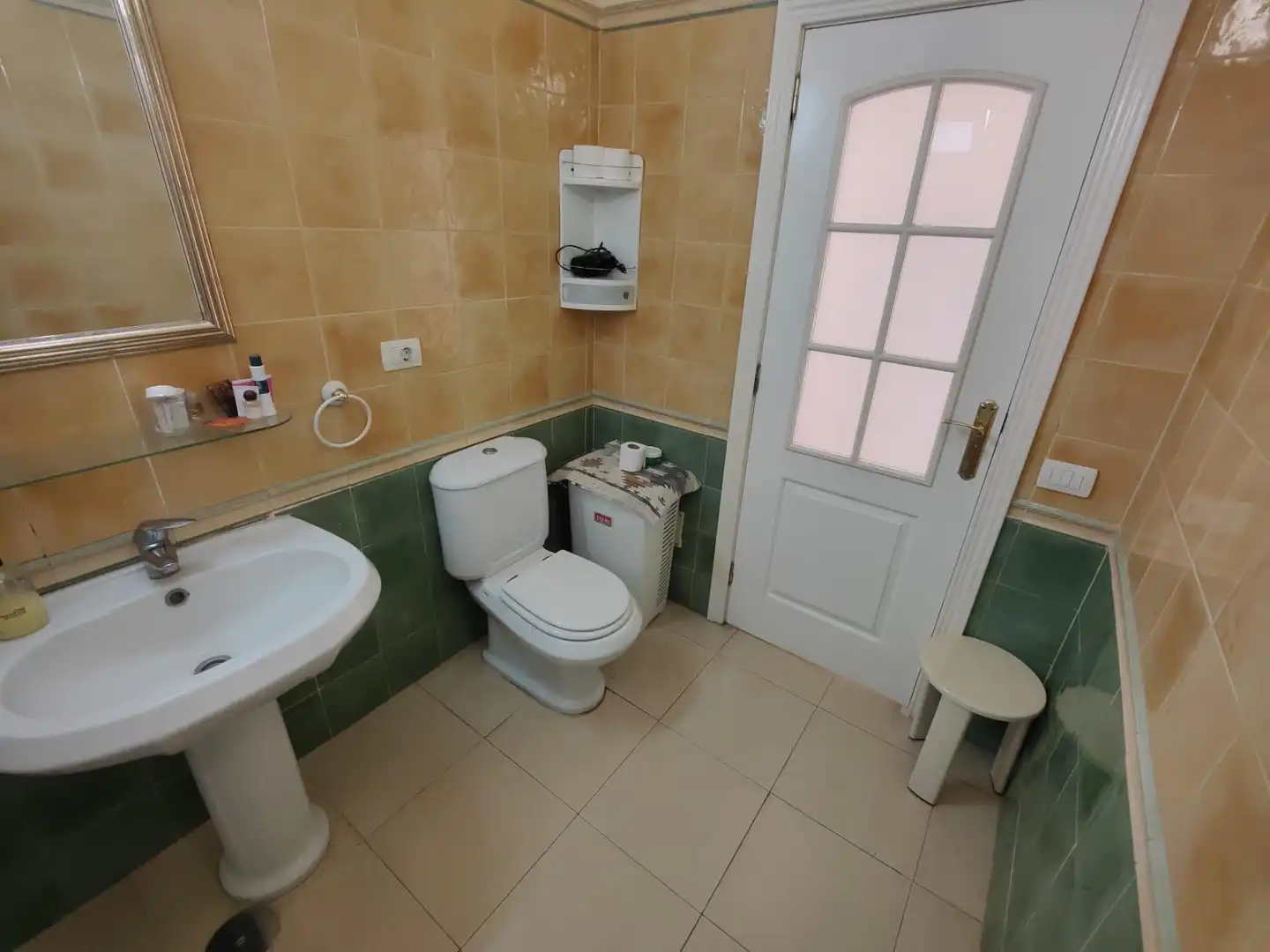 Badezimmer von Haus oder Chalet zum Verkauf in Adeje mit Privatgarten, Terrasse und Möbliert