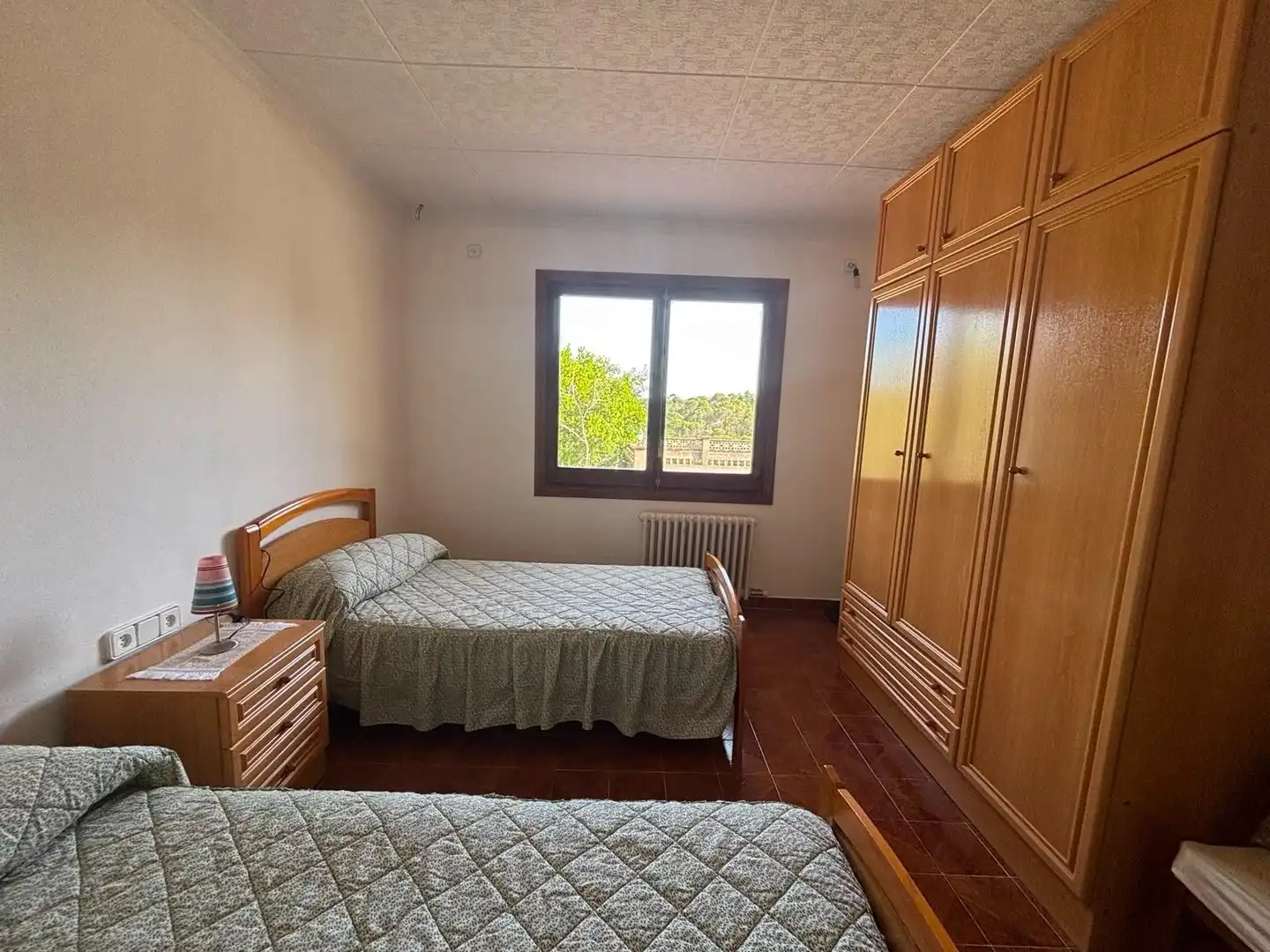 Dormitori de Casa o xalet en venda en Llambilles amb Calefacció, Jardí privat i Piscina