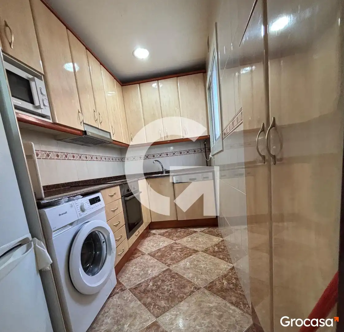 Kitchen of Houses for sale in L'Hospitalet de Llobregat  with Air Conditioner, Terrace and Storage room