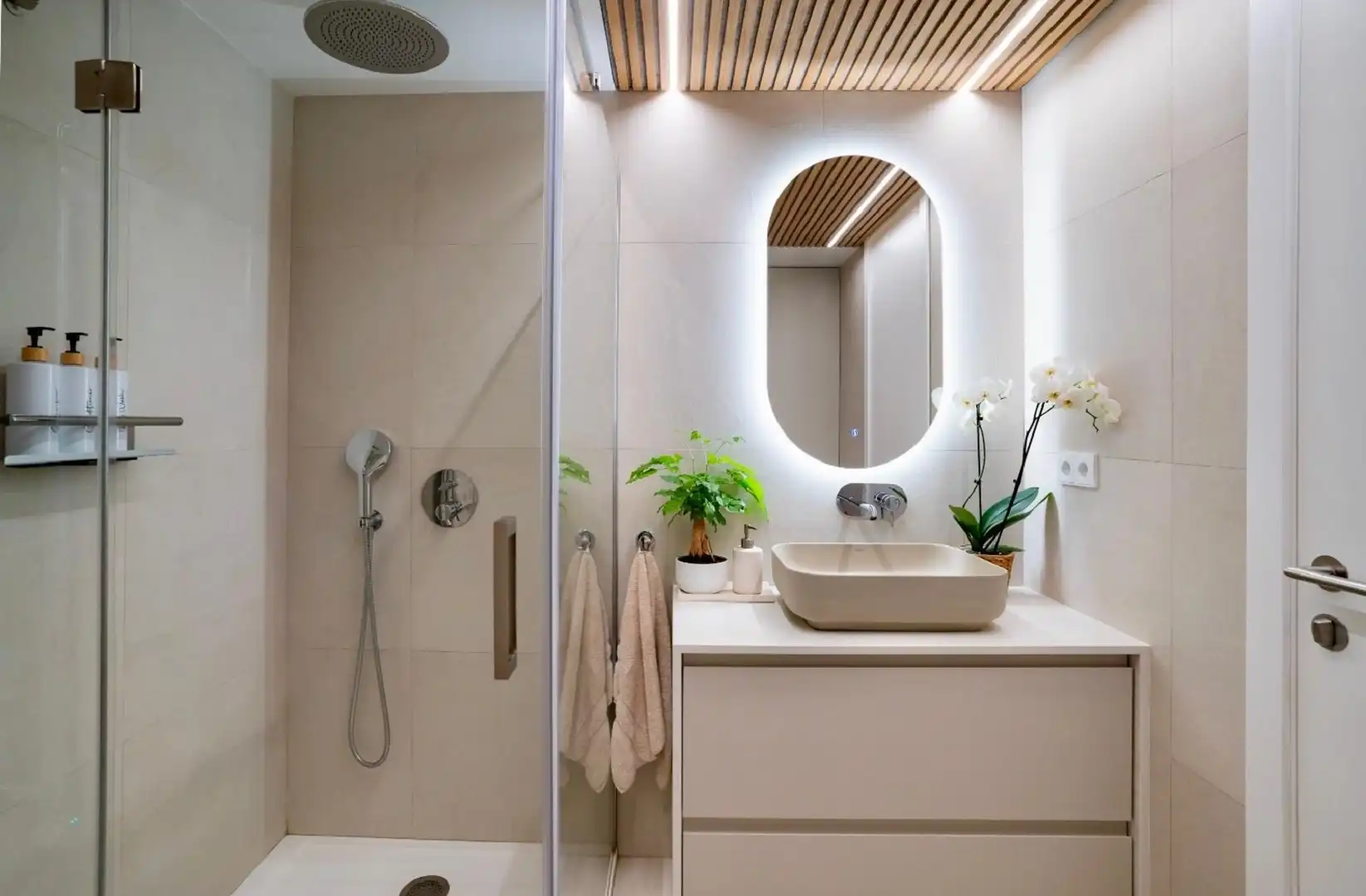 Bathroom of Flat for sale in Benalmádena  with Air Conditioner, Terrace and Storage room