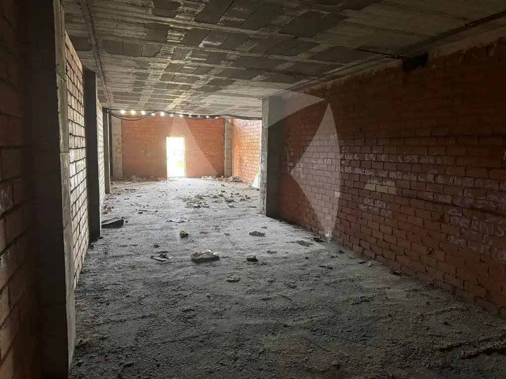 Local comercial en venda a Avenida Elvas, imagen 4