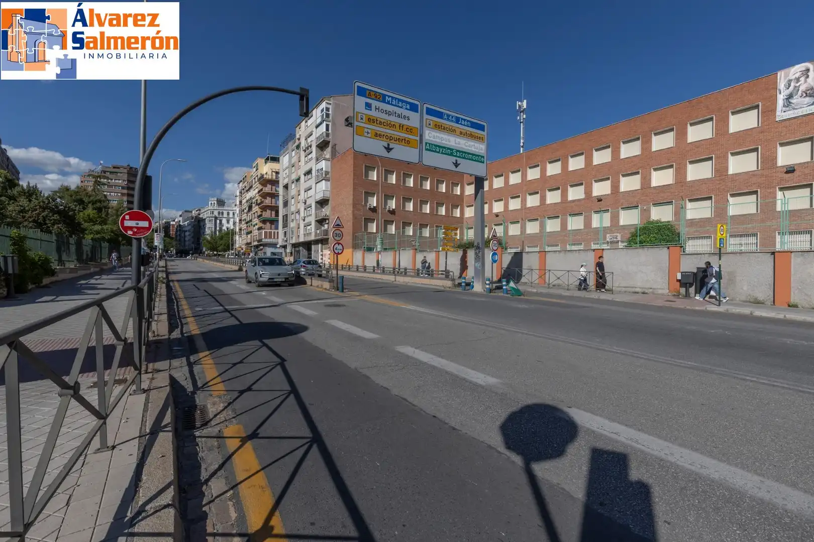 Außenansicht von Wohnung zum Verkauf in Granada mit Klimaanlage und Heizung
