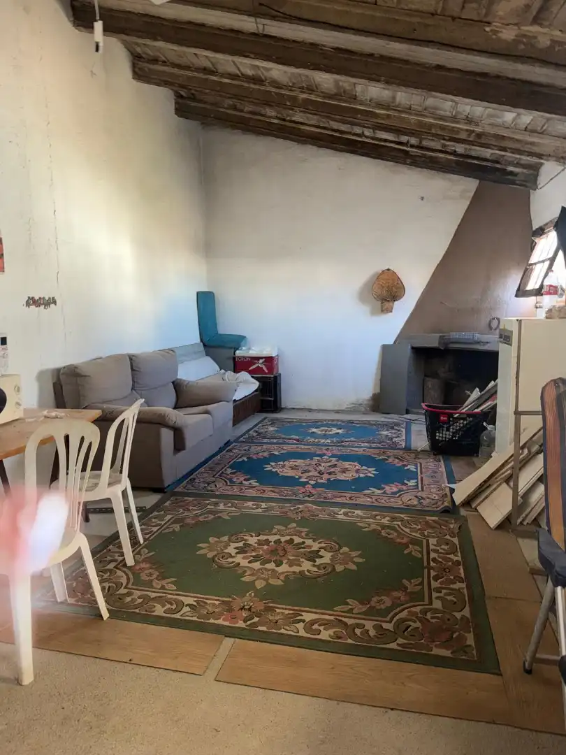 Sala d'estar de Finca rústica en venda en Galisancho amb Calefacció, Jardí privat i Moblat