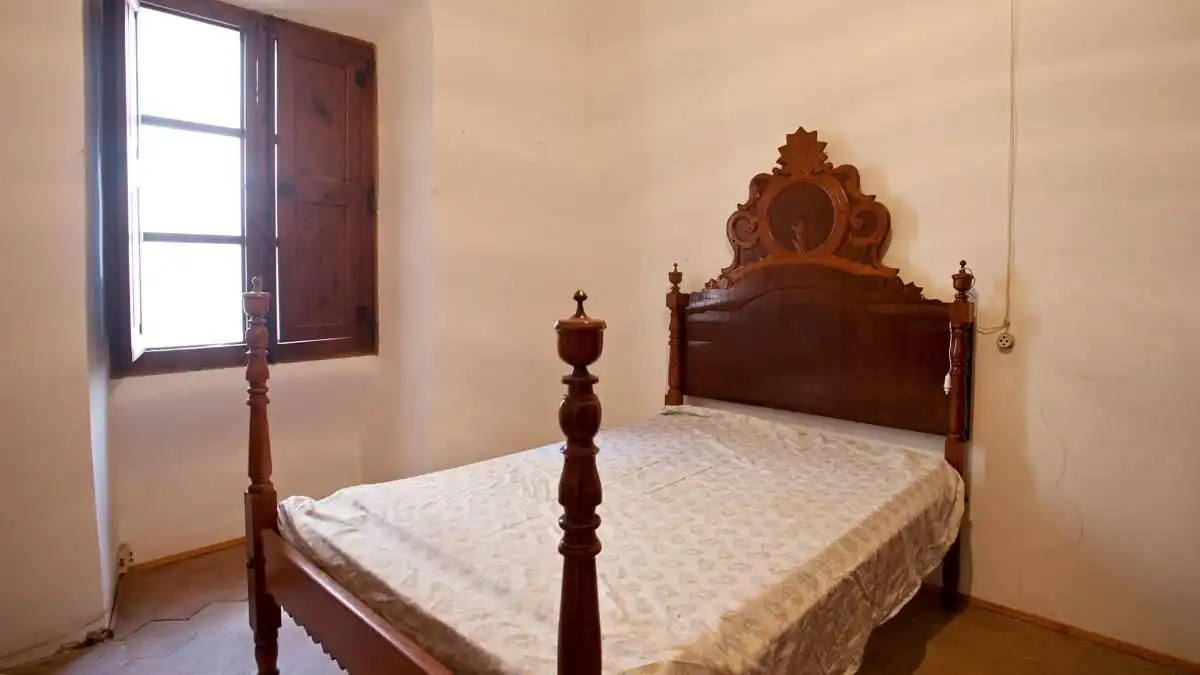Schlafzimmer von Einfamilien-Reihenhaus zum Verkauf in Pollença mit Heizung, Terrasse und Abstellraum
