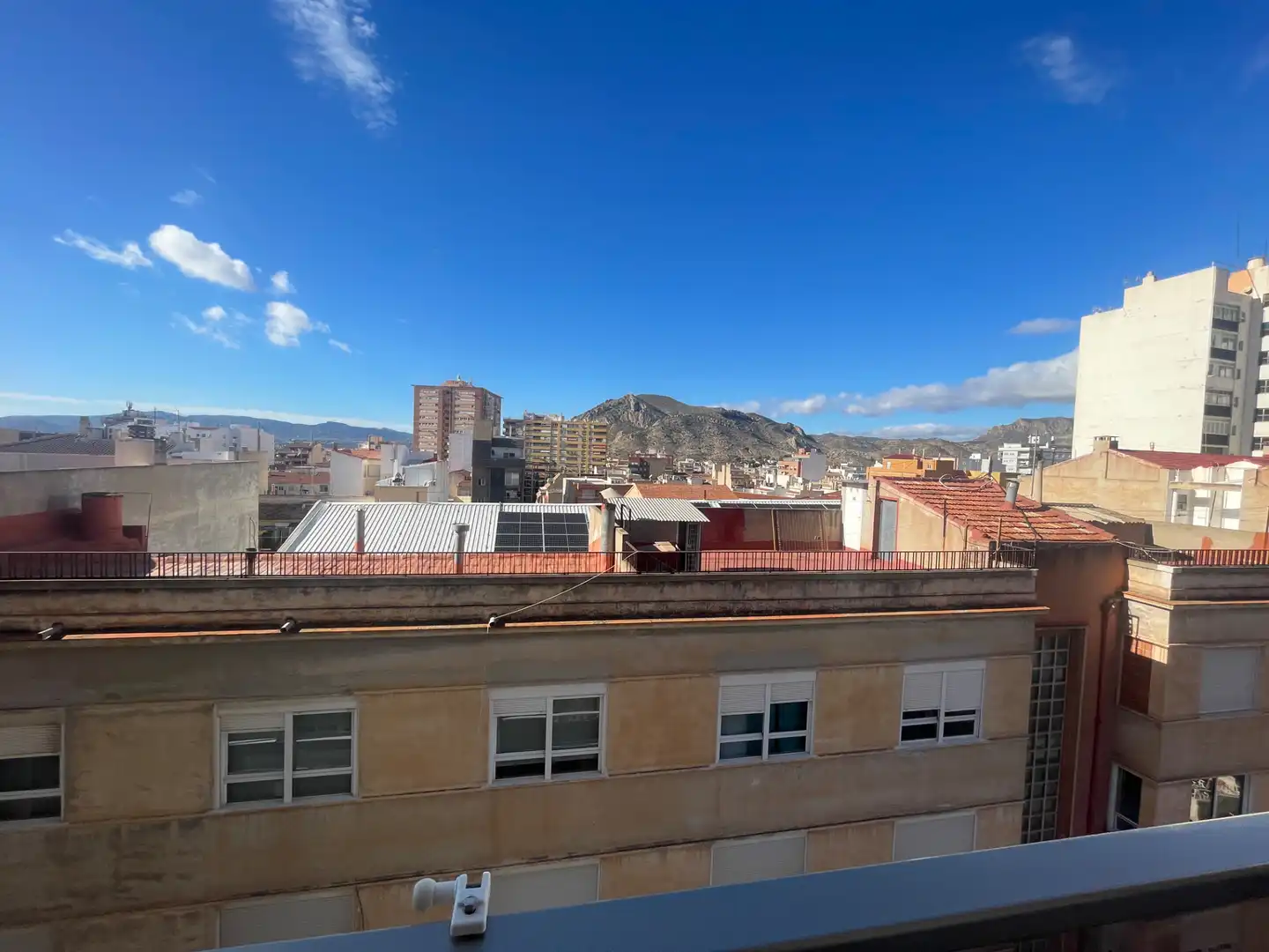Vista exterior de Pis en venda en Elda amb Aire condicionat i Balcó