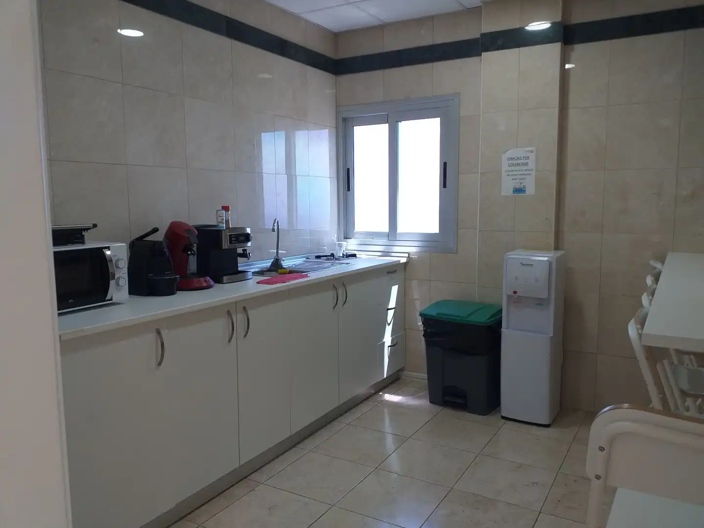 Office for rent in Acorán