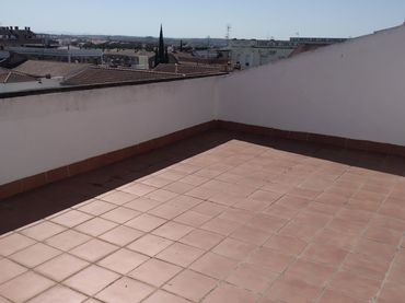 Duplex with balcony for sale in Zafra
