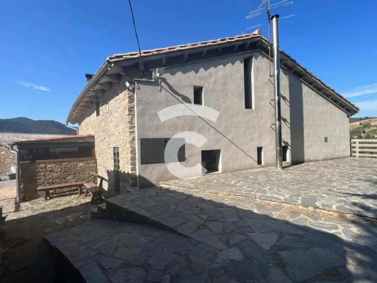 Vista exterior de Finca rústica en venda en Les Llosses amb Calefacció, Jardí privat i Parquet