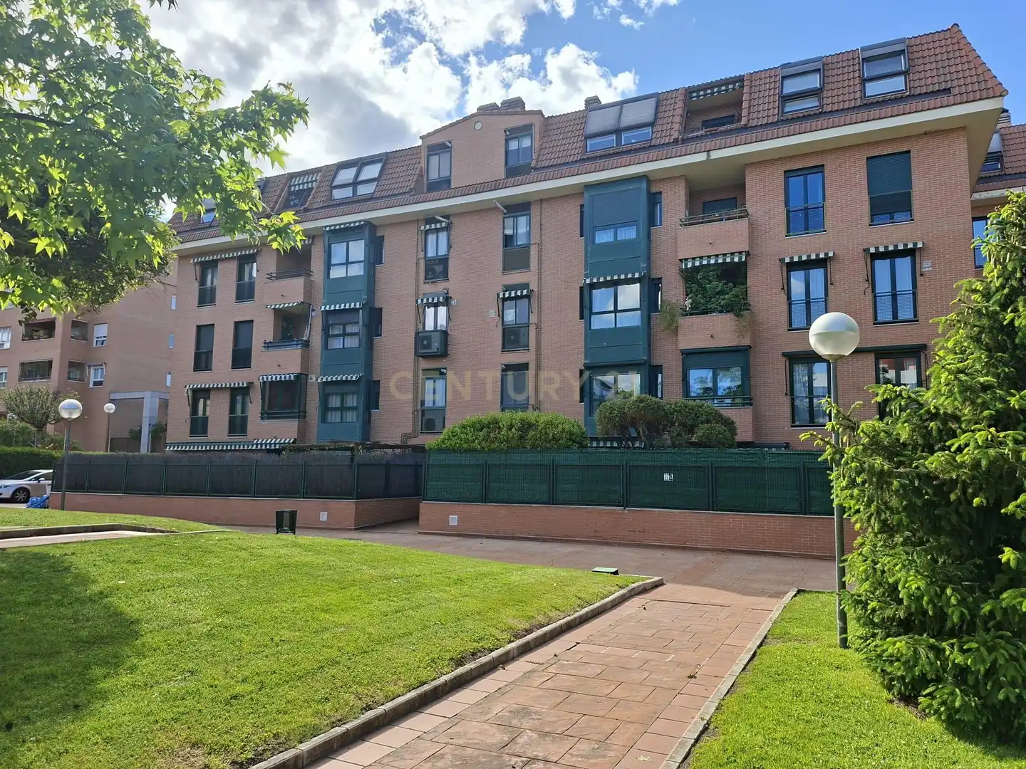 Vista exterior de Apartament de lloguer en Las Rozas de Madrid amb Aire condicionat, Traster i Forn