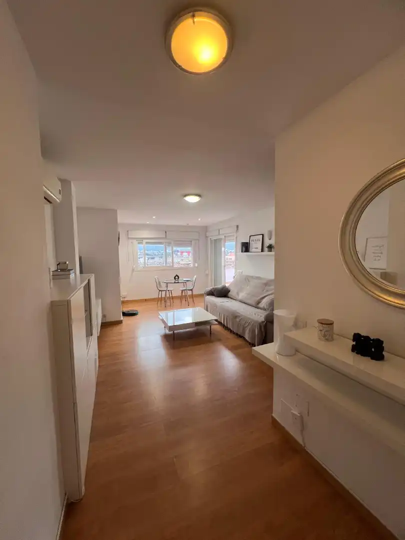 Wohnzimmer von Dachboden zur Miete in Nord