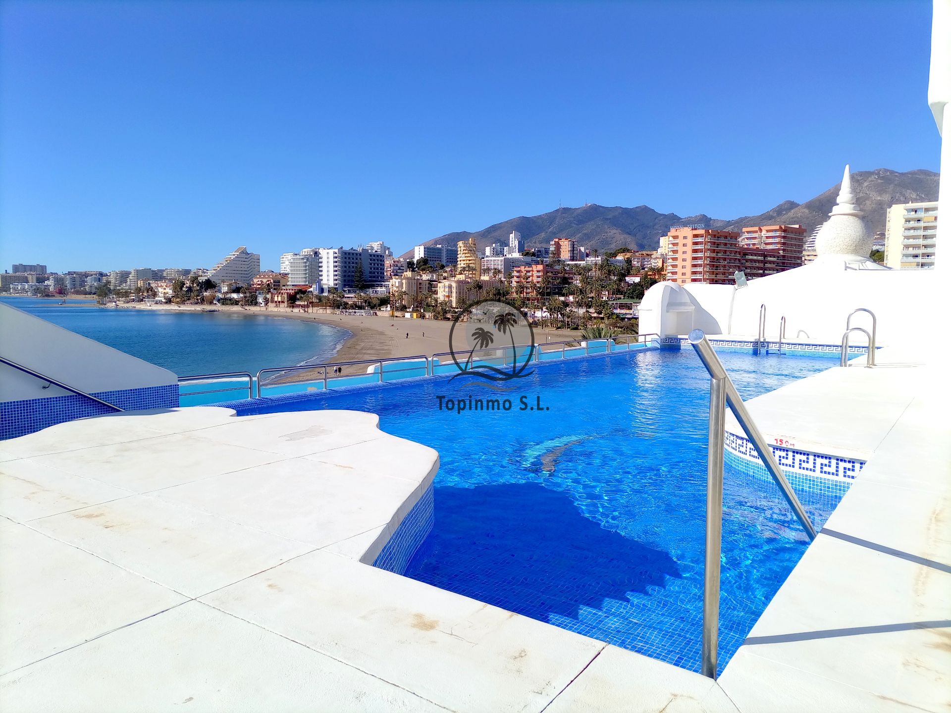 Piscina de Pis en venda en Benalmádena amb Aire condicionat, Terrassa i Moblat