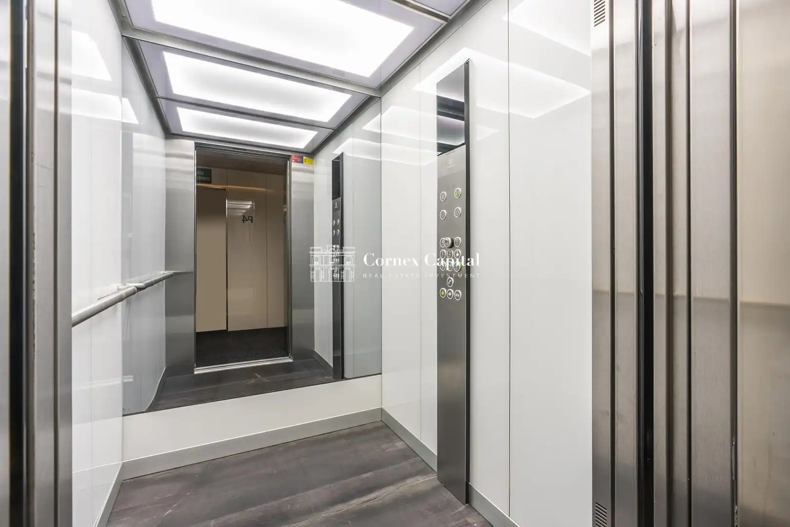 Flat for sale in Barcelona  with Air Conditioner, Heating and Private garden