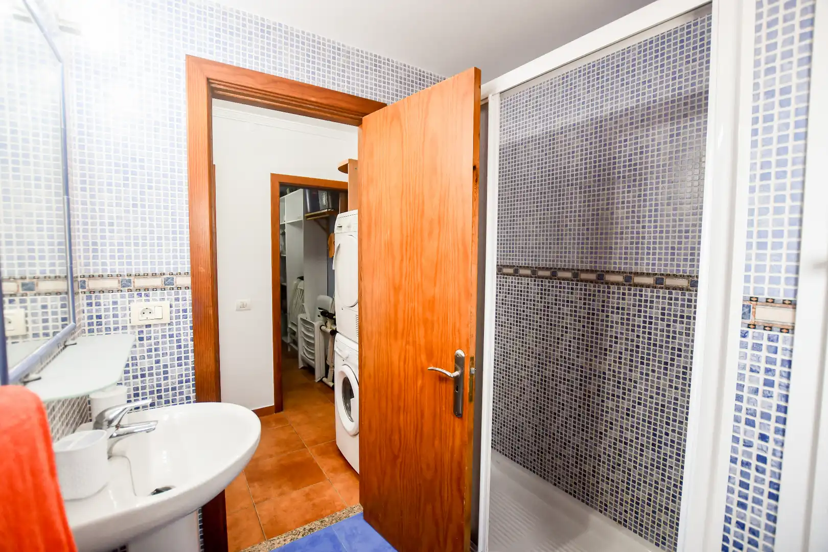 Badezimmer von Wohnung zum Verkauf in Gáldar mit Möbliert