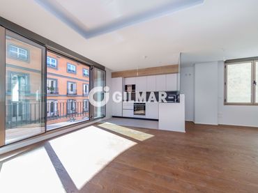 Flat with balcony for sale in Centro