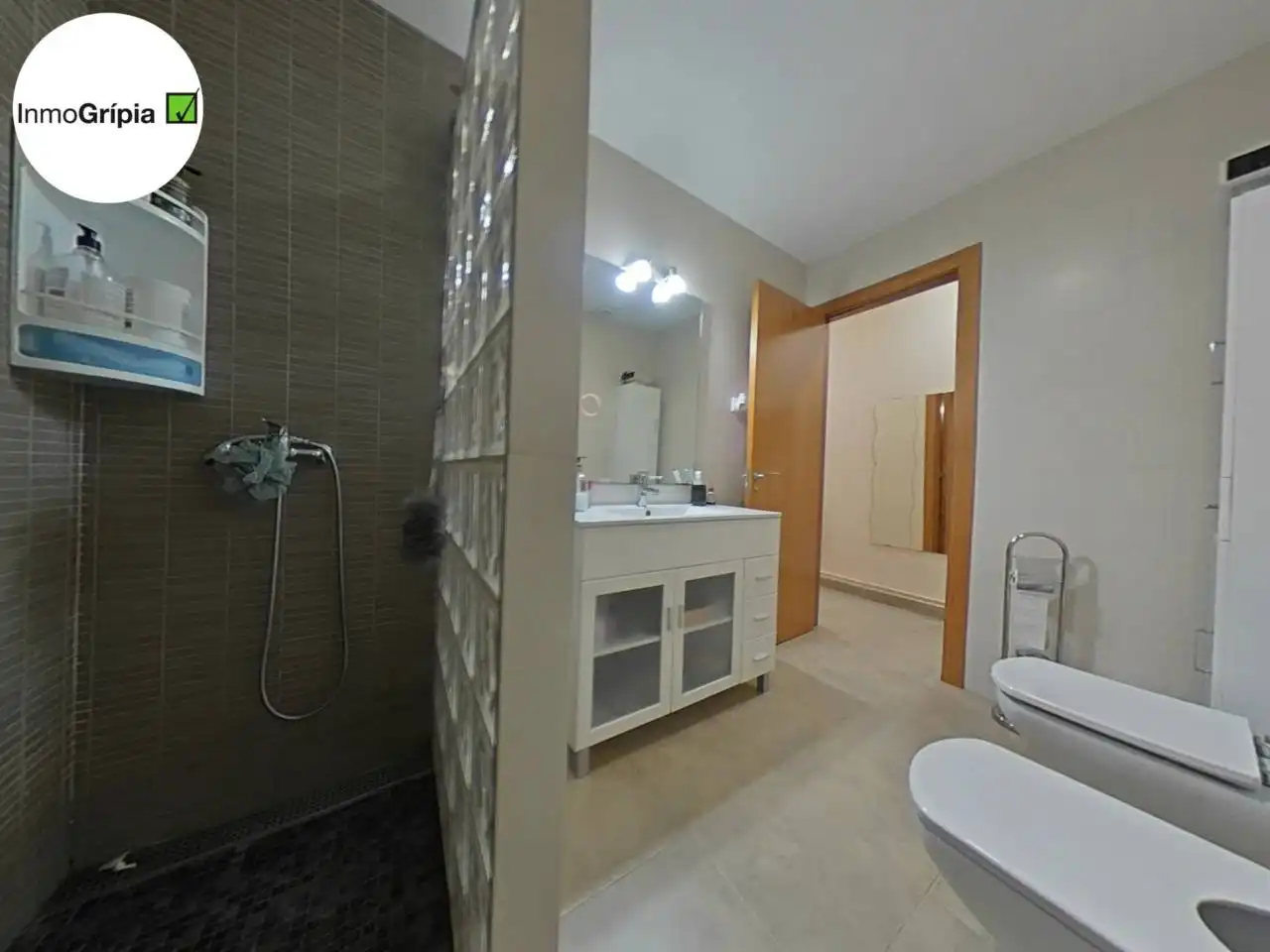 Bathroom of Houses for sale in Nord-est