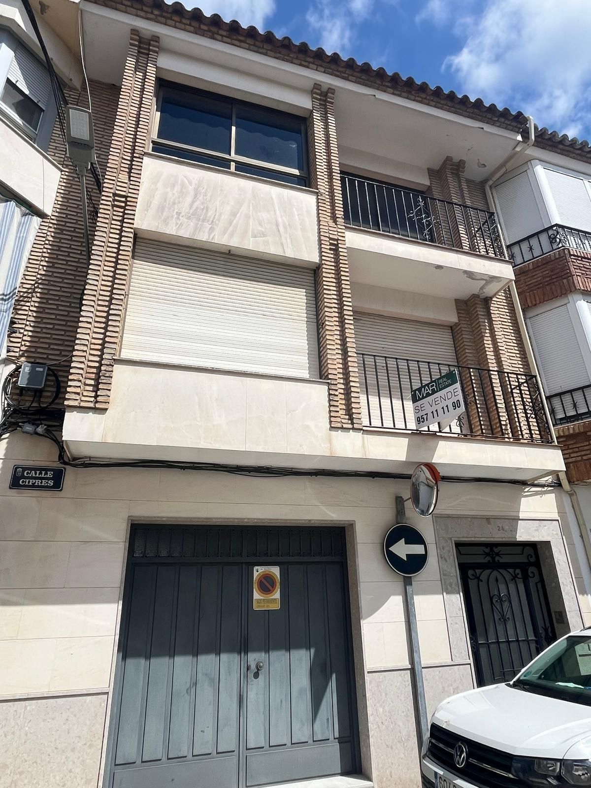 Vista exterior de Edifici en venda en Montilla